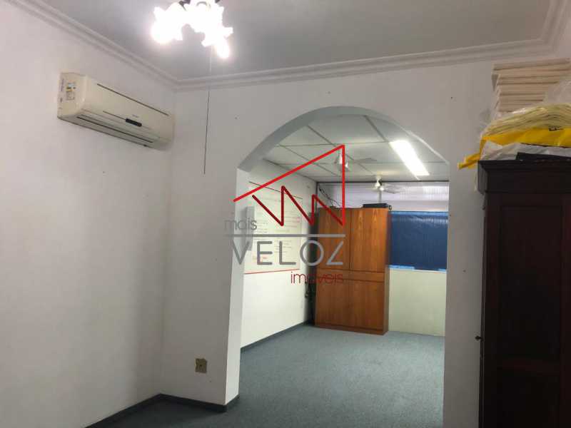 Casa Comercial à venda com 3 quartos, 585m² - Foto 11