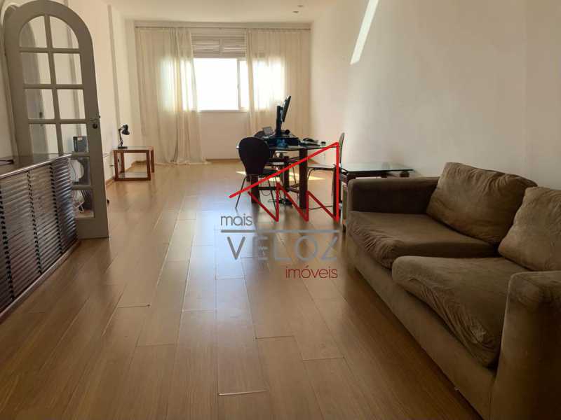 Apartamento à venda com 3 quartos, 100m² - Foto 1