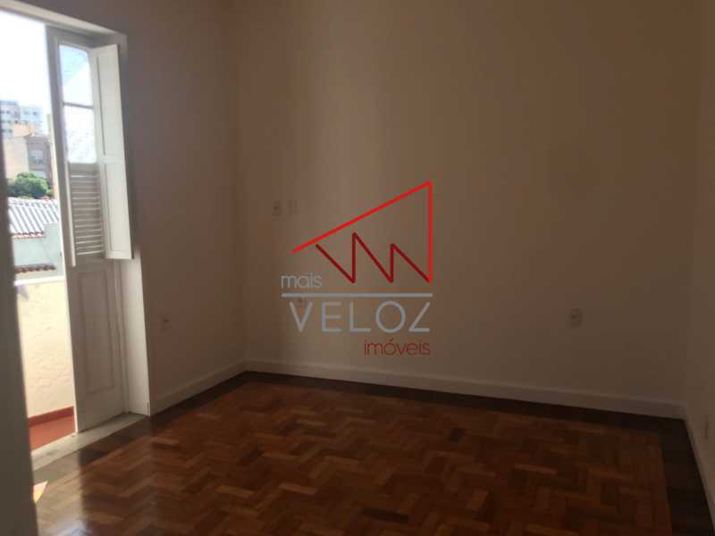 Apartamento à venda com 3 quartos, 105m² - Foto 1