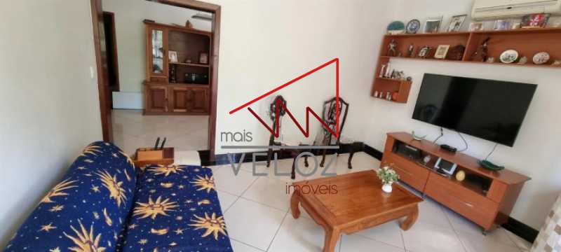 Apartamento à venda com 3 quartos, 140m² - Foto 2