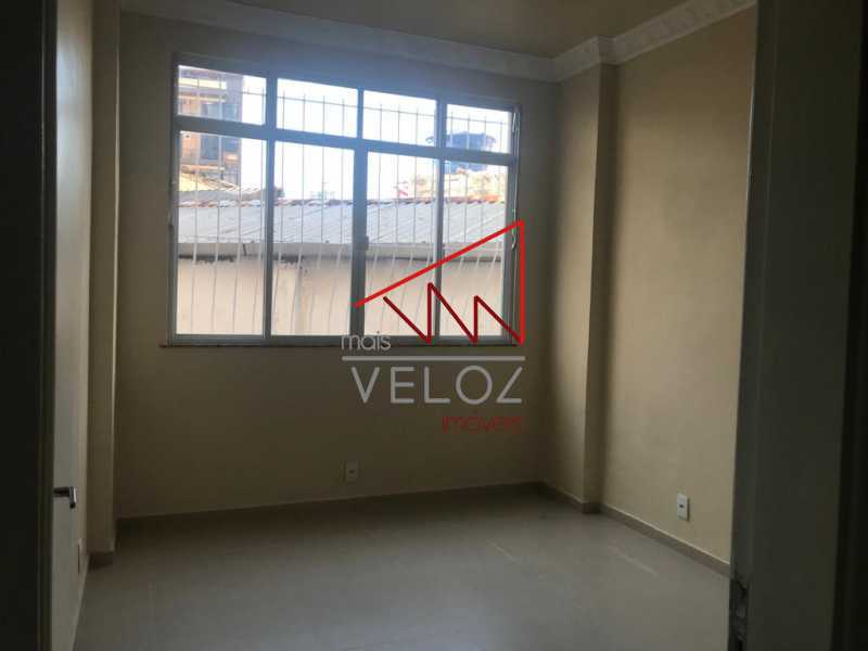 Apartamento à venda com 2 quartos, 72m² - Foto 4