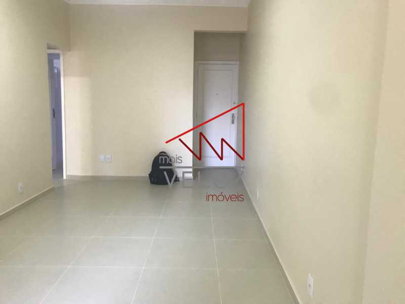 Apartamento à venda com 2 quartos, 72m² - Foto 2