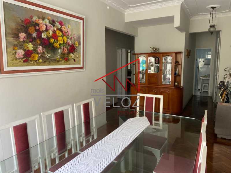 Apartamento à venda com 3 quartos, 107m² - Foto 2