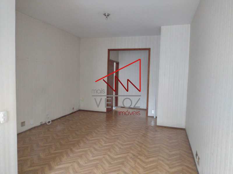 Apartamento à venda com 3 quartos, 103m² - Foto 3