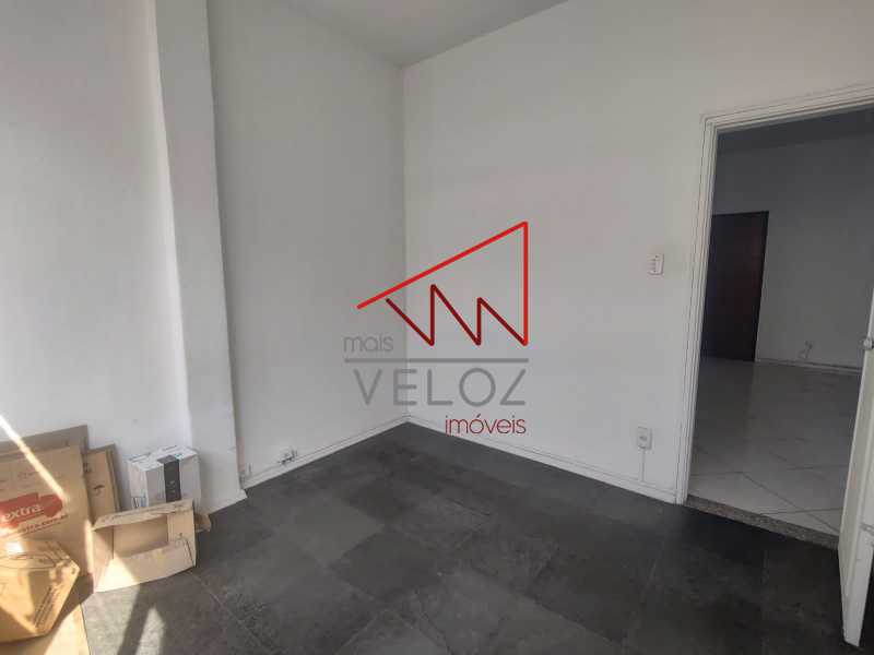 Apartamento à venda com 2 quartos, 72m² - Foto 11