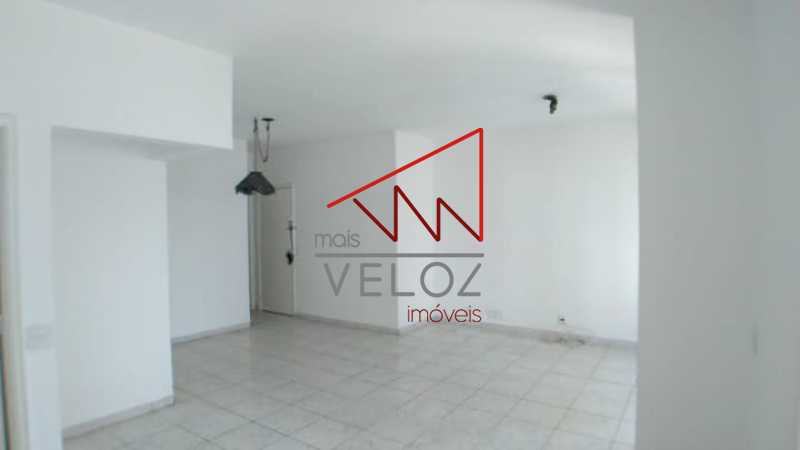 Apartamento à venda com 3 quartos, 97m² - Foto 4