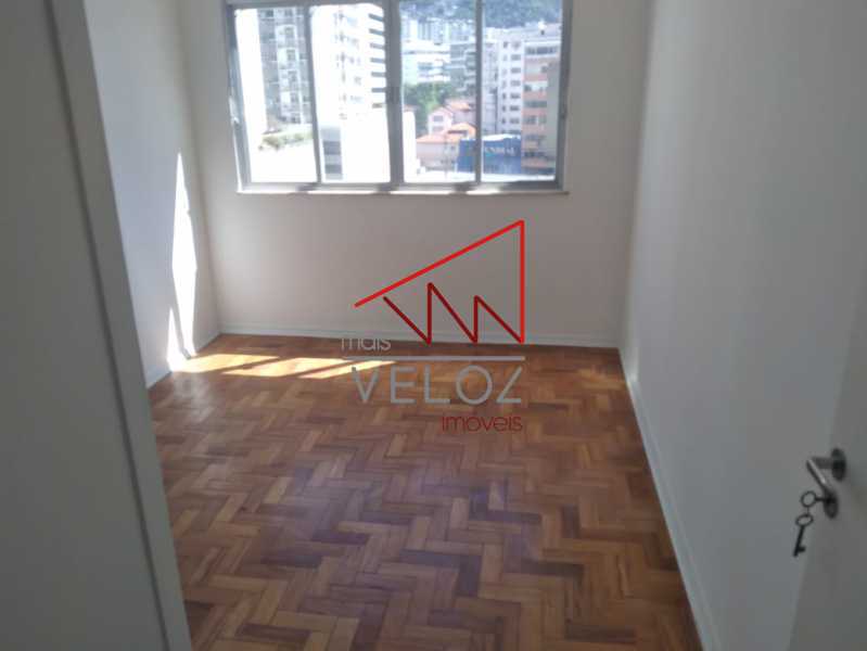 Apartamento à venda com 2 quartos, 77m² - Foto 4