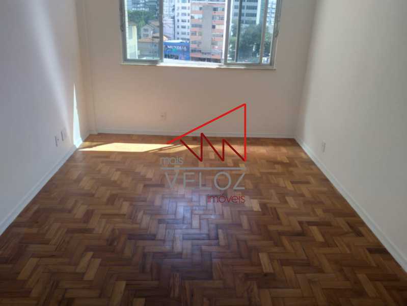 Apartamento à venda com 2 quartos, 77m² - Foto 1