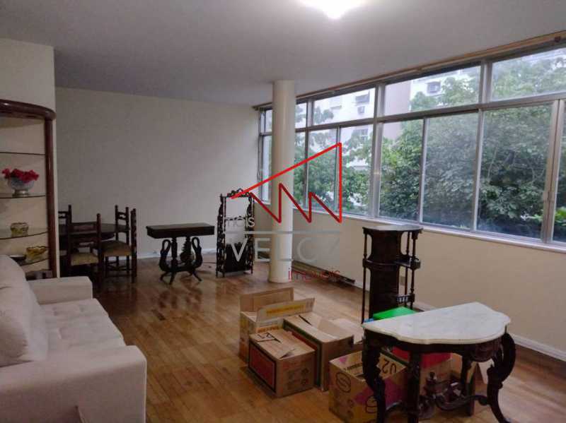 Apartamento à venda com 3 quartos, 175m² - Foto 1