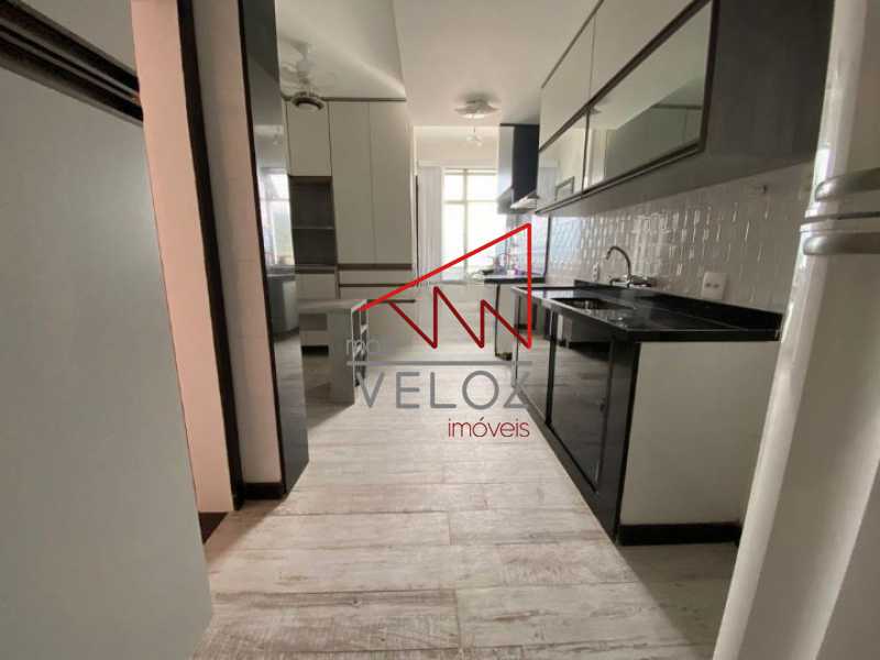 Apartamento à venda com 2 quartos, 70m² - Foto 17