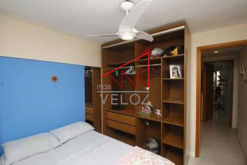 Apartamento à venda com 2 quartos, 75m² - Foto 4