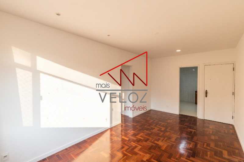 Apartamento à venda com 2 quartos, 75m² - Foto 1