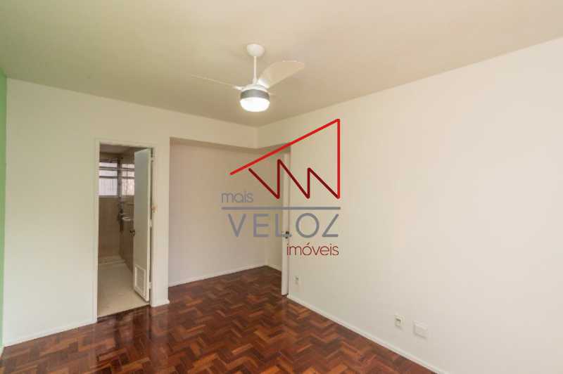 Apartamento à venda com 2 quartos, 75m² - Foto 13