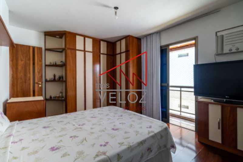 Apartamento à venda com 4 quartos, 222m² - Foto 6