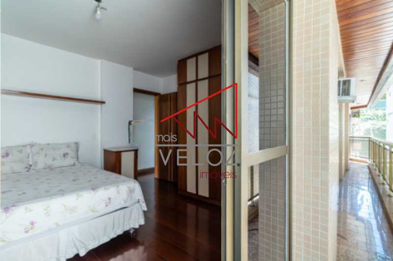 Apartamento à venda com 4 quartos, 222m² - Foto 12