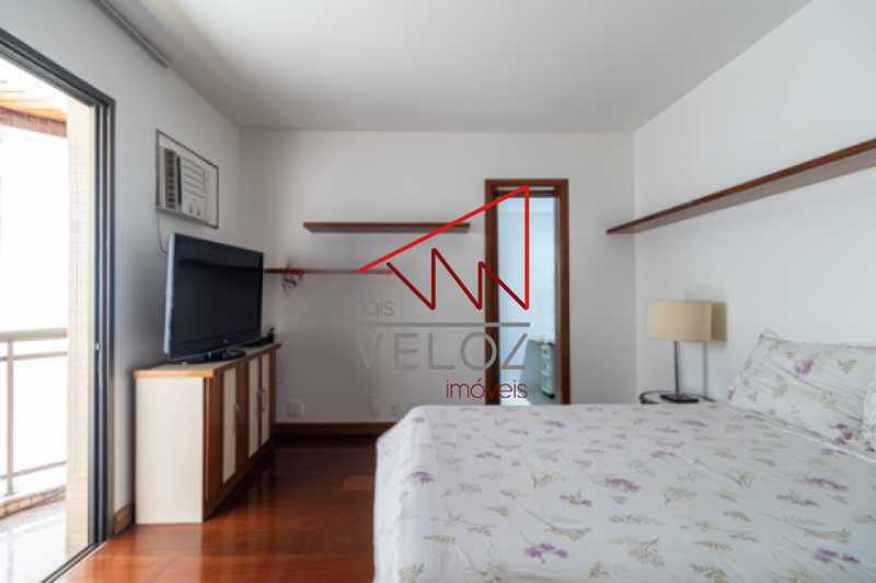 Apartamento à venda com 4 quartos, 222m² - Foto 9