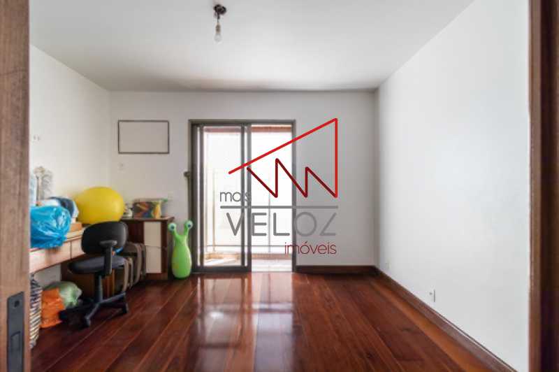 Apartamento à venda com 4 quartos, 222m² - Foto 17