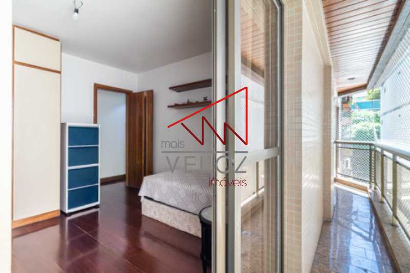 Apartamento à venda com 4 quartos, 222m² - Foto 18