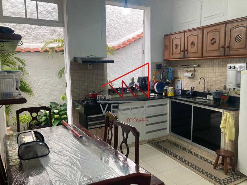 Casa à venda com 2 quartos, 125m² - Foto 16