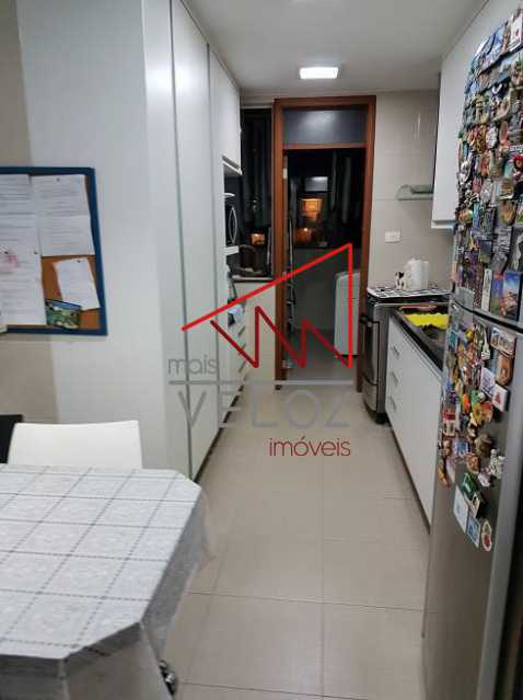 Apartamento à venda com 4 quartos, 200m² - Foto 19