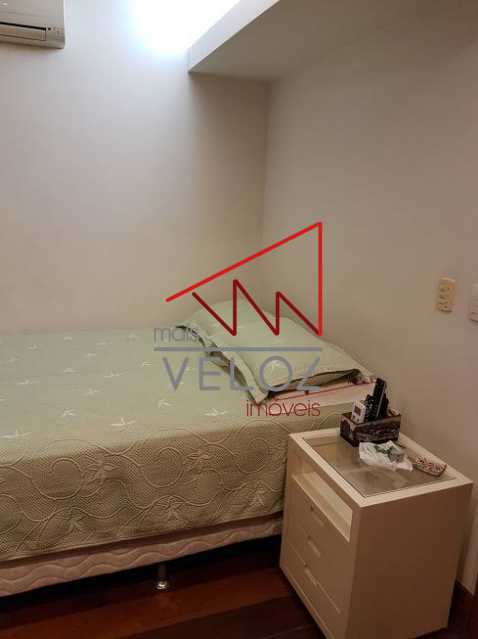 Apartamento à venda com 4 quartos, 200m² - Foto 13