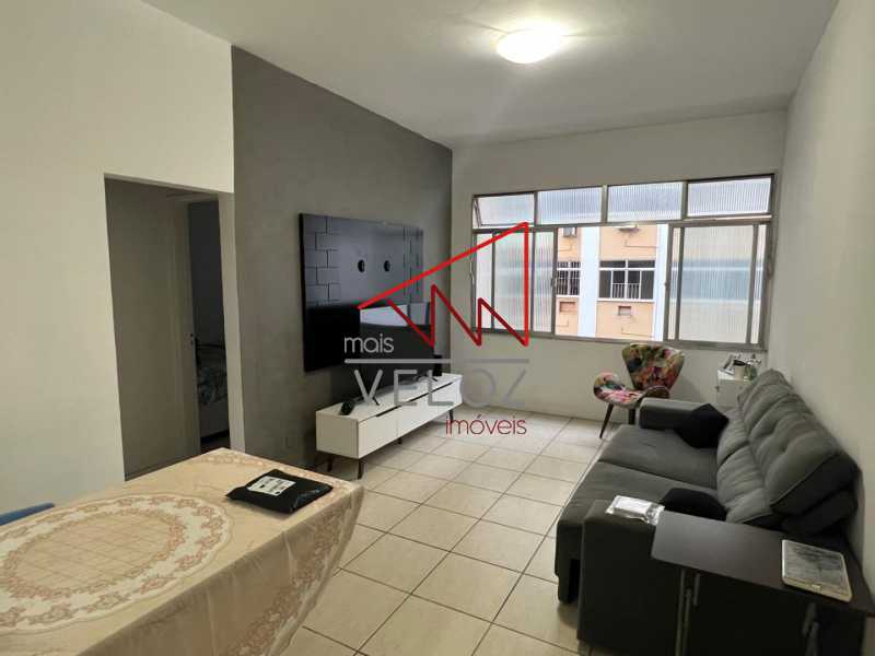 Apartamento à venda com 2 quartos, 77m² - Foto 1