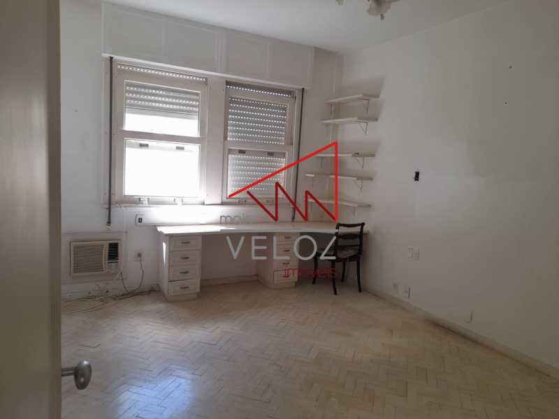 Apartamento à venda com 3 quartos, 212m² - Foto 10