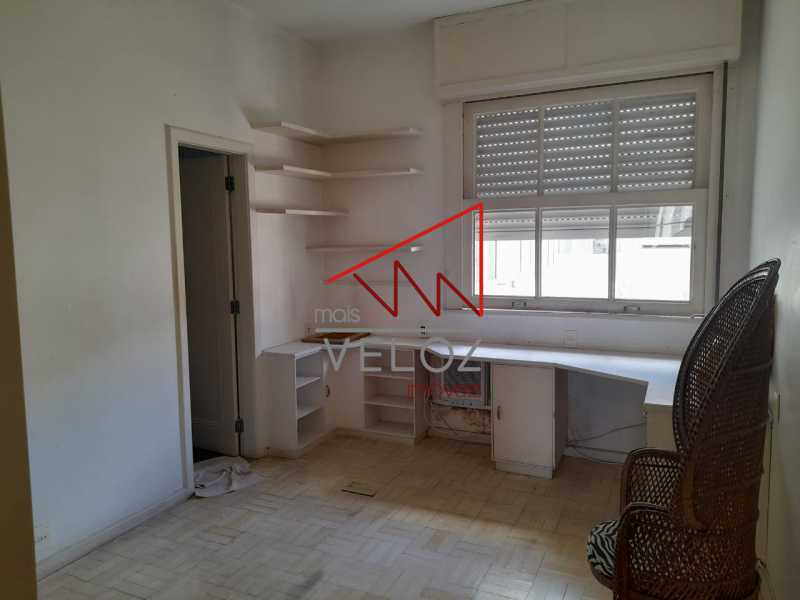 Apartamento à venda com 3 quartos, 212m² - Foto 12