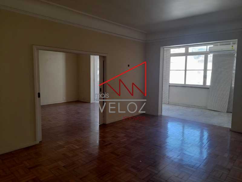 Apartamento à venda com 3 quartos, 212m² - Foto 13