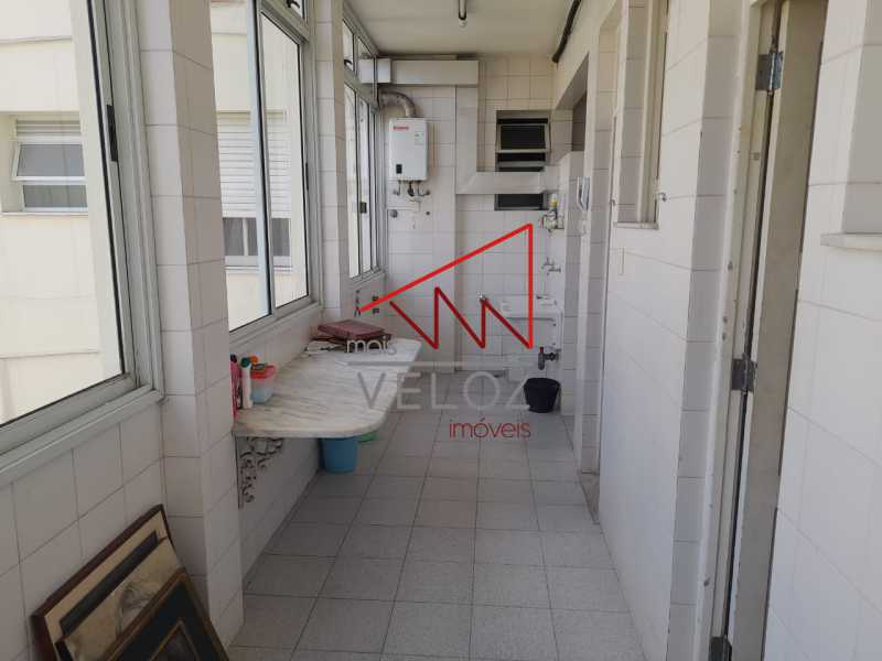 Apartamento à venda com 3 quartos, 212m² - Foto 17