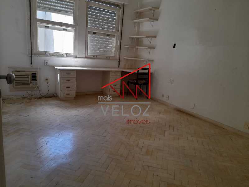 Apartamento à venda com 3 quartos, 212m² - Foto 21