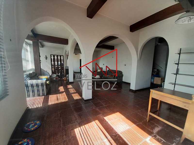 Casa à venda com 7 quartos, 380m² - Foto 16