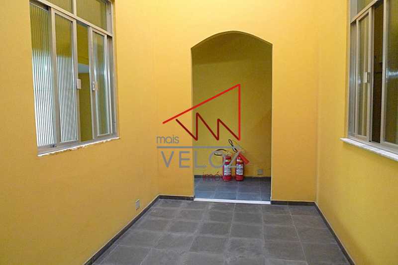 Casa Comercial à venda com 8 quartos, 114m² - Foto 1