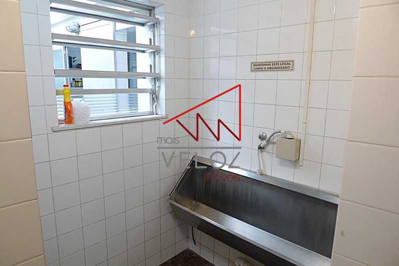 Casa Comercial à venda com 8 quartos, 114m² - Foto 11