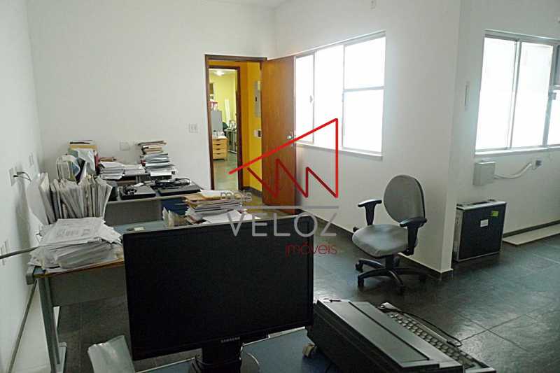 Casa Comercial à venda com 8 quartos, 114m² - Foto 23