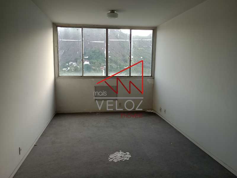 Apartamento à venda com 3 quartos, 80m² - Foto 1