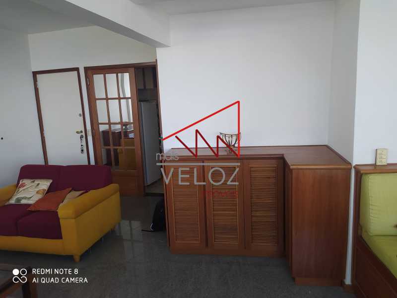 Apartamento à venda com 2 quartos, 70m² - Foto 13