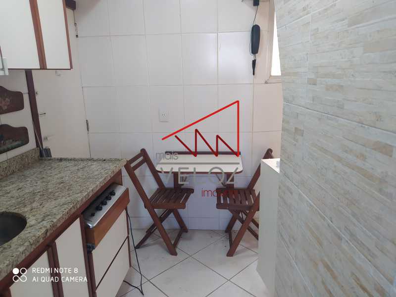 Apartamento à venda com 2 quartos, 70m² - Foto 17