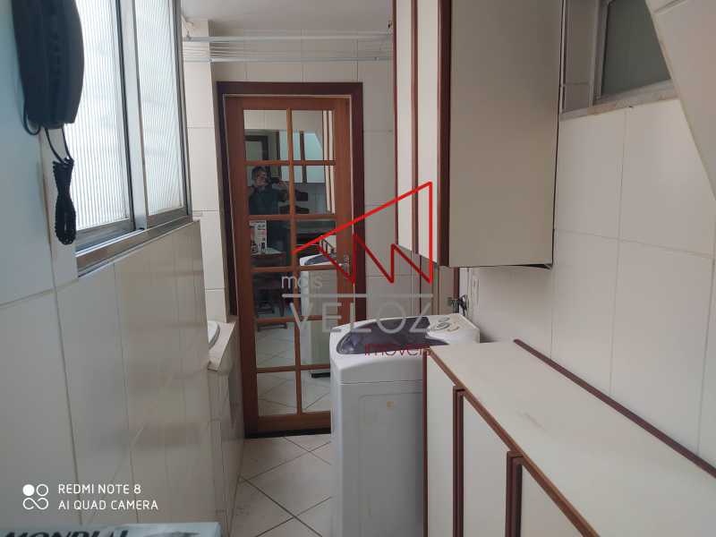 Apartamento à venda com 2 quartos, 70m² - Foto 18