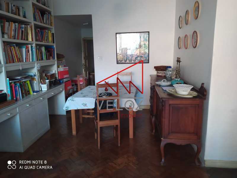 Apartamento à venda com 3 quartos, 130m² - Foto 1