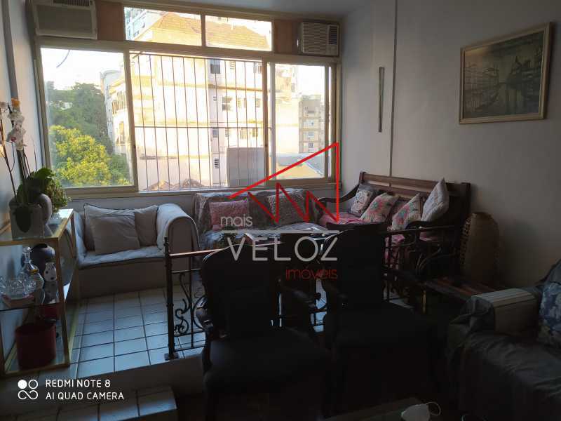 Apartamento à venda com 3 quartos, 130m² - Foto 2