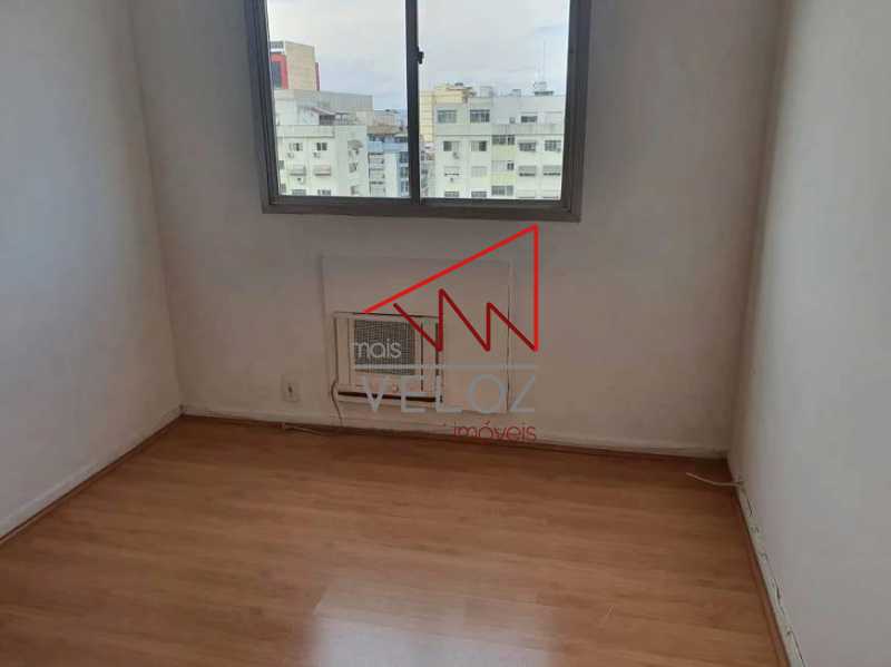 Apartamento à venda com 2 quartos, 70m² - Foto 3