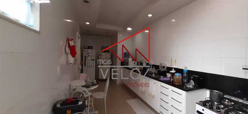 Apartamento à venda com 4 quartos, 206m² - Foto 10