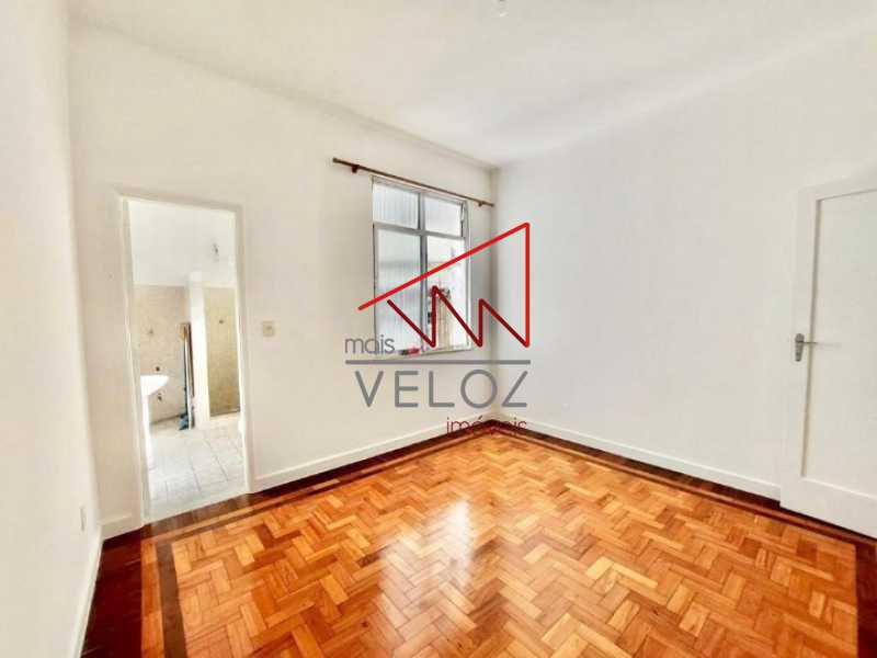 Apartamento à venda com 1 quarto, 32m² - Foto 2