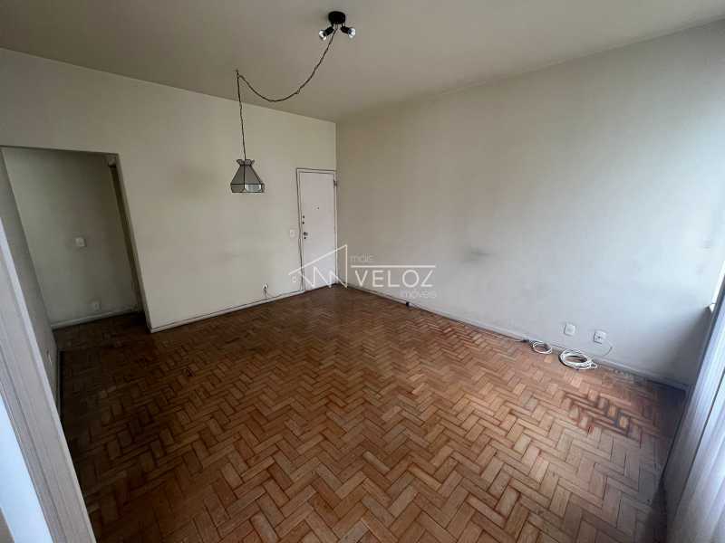 Apartamento à venda com 3 quartos, 97m² - Foto 4