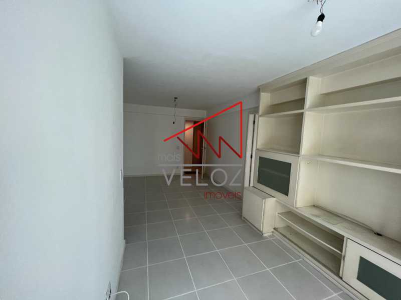 Apartamento à venda com 2 quartos, 66m² - Foto 6