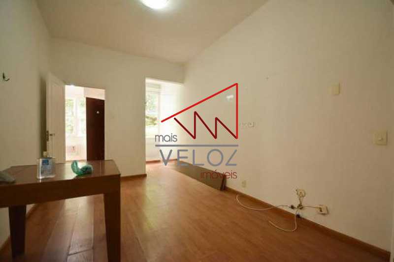 Apartamento à venda com 1 quarto, 60m² - Foto 2