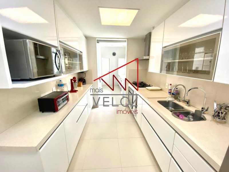 Apartamento à venda com 3 quartos, 201m² - Foto 17