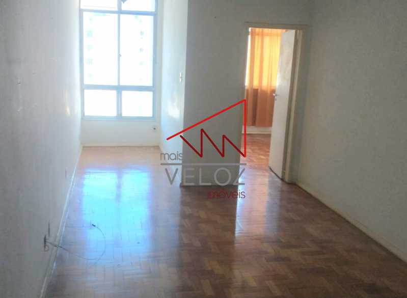 Apartamento à venda com 2 quartos, 70m² - Foto 1