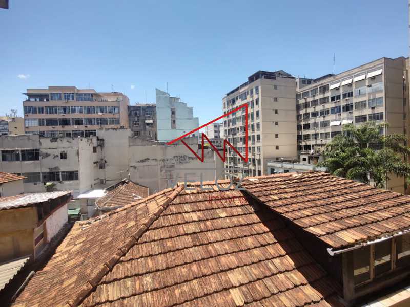 Apartamento à venda com 2 quartos, 90m² - Foto 2